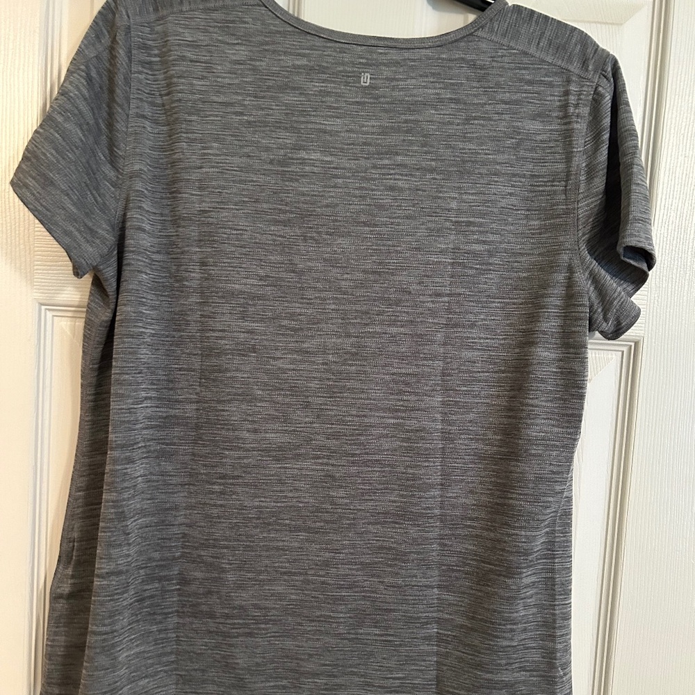 Work out shirt - Picture 2 of 5
